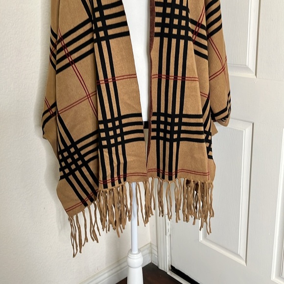 Boston Proper Poncho Plaid Faux Fur Collar Fringe Ribbed Sleeves Women XS/S - Picture 3 of 12